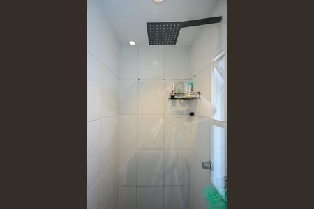 Apartamento à venda com 177m², 3 quartos e 2 vagasChuveiro da Suíte 1