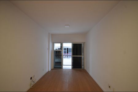 Sala de apartamento para alugar com 2 quartos, 81m² em Praça Seca, Rio de Janeiro