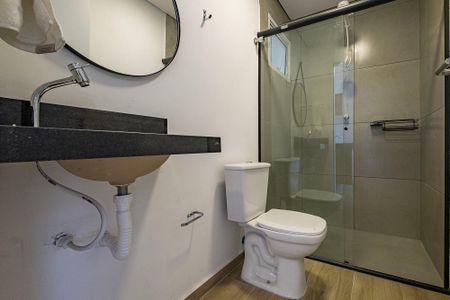 Banheiro de apartamento para alugar com 1 quarto, 25m² em Pinheiros, São Paulo