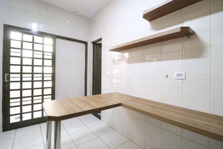 Casa para alugar com 250m², 3 quartos e 4 vagasEscritório