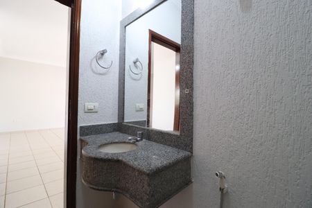 Casa para alugar com 250m², 3 quartos e 4 vagasLavabo