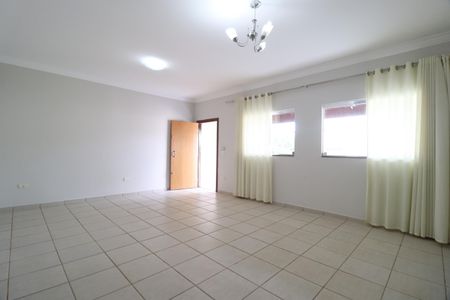 Casa para alugar com 250m², 3 quartos e 4 vagasSala
