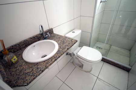 Banheiro da Suíte de apartamento para alugar com 2 quartos, 52m² em Vila da Penha, Rio de Janeiro