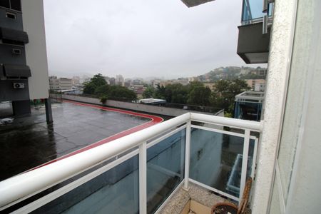 Apartamento para alugar com 52m², 2 quartos e 1 vagaVaranda