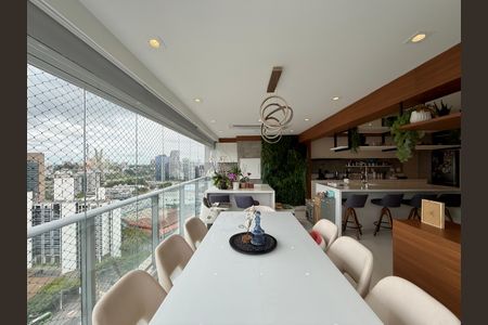 Apartamento à venda com 132m², 3 quartos e 3 vagas Apartamento à venda com 132m², 3 quartos e 3 vagasVaranda