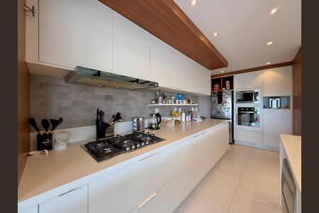 Apartamento à venda com 132m², 3 quartos e 3 vagas Apartamento à venda com 132m², 3 quartos e 3 vagasCozinha