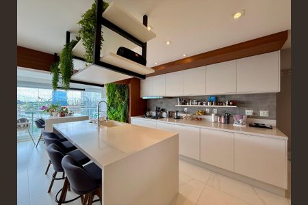 Apartamento à venda com 132m², 3 quartos e 3 vagas Apartamento à venda com 132m², 3 quartos e 3 vagasCozinha