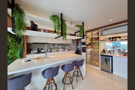 Apartamento à venda com 132m², 3 quartos e 3 vagas Apartamento à venda com 132m², 3 quartos e 3 vagasCozinha