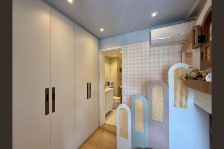 Apartamento à venda com 132m², 3 quartos e 3 vagas Apartamento à venda com 132m², 3 quartos e 3 vagasSuíte 2