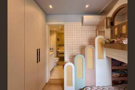 Apartamento à venda com 132m², 3 quartos e 3 vagas Apartamento à venda com 132m², 3 quartos e 3 vagasSuíte 2