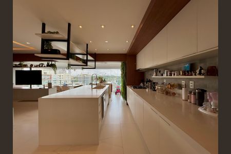 Apartamento à venda com 132m², 3 quartos e 3 vagas Apartamento à venda com 132m², 3 quartos e 3 vagasCozinha