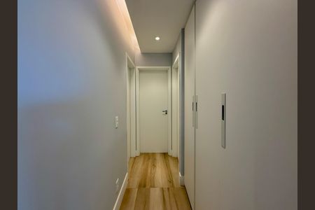 Apartamento à venda com 132m², 3 quartos e 3 vagas Apartamento à venda com 132m², 3 quartos e 3 vagasCorredor Suítes