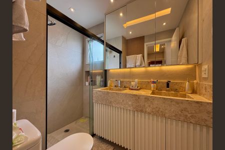 Apartamento à venda com 132m², 3 quartos e 3 vagas Apartamento à venda com 132m², 3 quartos e 3 vagasBanheiro Suíte 1