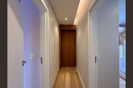 Apartamento à venda com 132m², 3 quartos e 3 vagas Apartamento à venda com 132m², 3 quartos e 3 vagasCorredor Suítes