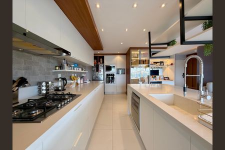 Apartamento à venda com 132m², 3 quartos e 3 vagas Apartamento à venda com 132m², 3 quartos e 3 vagasCozinha