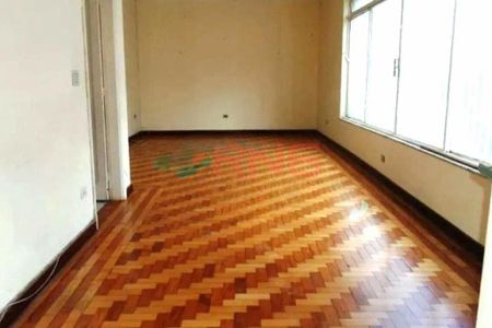 Casa à venda com 230m², 3 quartos e 3 vagas