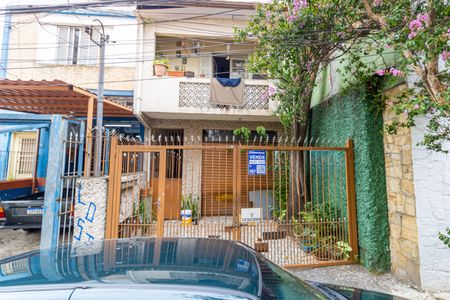 Casa à venda com 240m², 3 quartos e 2 vagasFachada