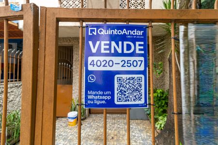 Casa à venda com 240m², 3 quartos e 2 vagasPlaquinha