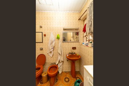 Casa à venda com 240m², 3 quartos e 2 vagasBanheiro