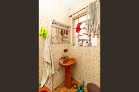 Casa à venda com 240m², 3 quartos e 2 vagasBanheiro