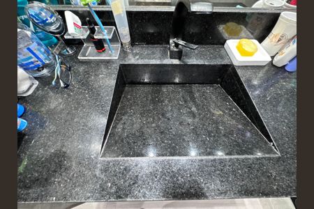 Apartamento à venda com 80m², 2 quartos e 1 vagaSuíte 2 - Banheiro