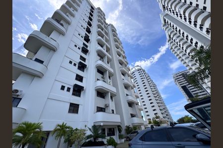 Apartamento à venda com 80m², 2 quartos e 1 vagaFachada