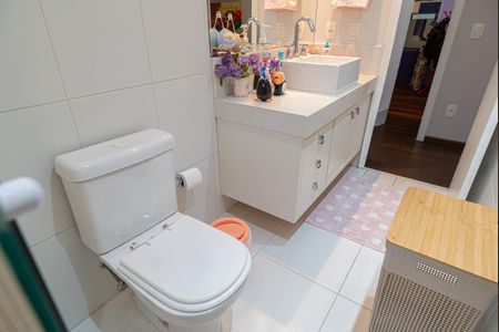 Apartamento à venda com 136m², 3 quartos e 2 vagas Apartamento à venda com 136m², 3 quartos e 2 vagasBanheiro 2