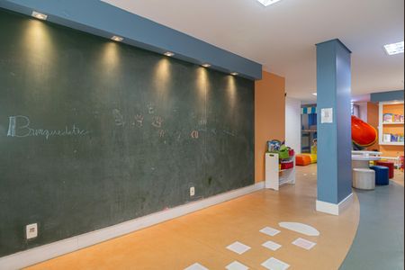 Apartamento à venda com 136m², 3 quartos e 2 vagas Apartamento à venda com 136m², 3 quartos e 2 vagasÁrea comum - Brinquedoteca