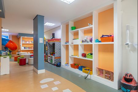 Apartamento à venda com 136m², 3 quartos e 2 vagas Apartamento à venda com 136m², 3 quartos e 2 vagasÁrea comum - Brinquedoteca