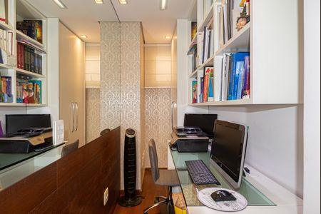 Apartamento à venda com 136m², 3 quartos e 2 vagas Apartamento à venda com 136m², 3 quartos e 2 vagasEscritório