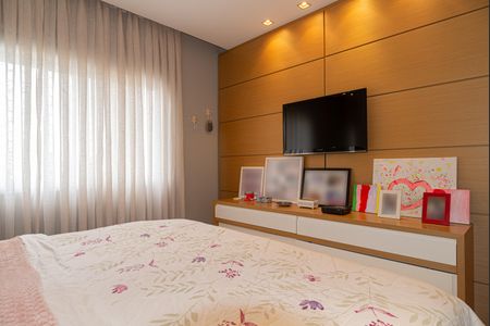 Apartamento à venda com 136m², 3 quartos e 2 vagas Apartamento à venda com 136m², 3 quartos e 2 vagasSuíte