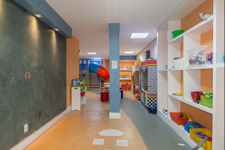 Apartamento à venda com 136m², 3 quartos e 2 vagas Apartamento à venda com 136m², 3 quartos e 2 vagasÁrea comum - Brinquedoteca