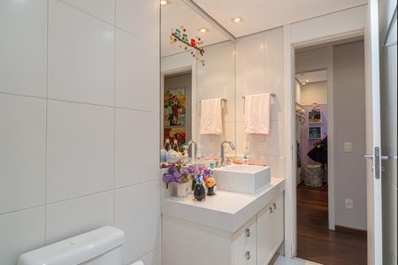 Apartamento à venda com 136m², 3 quartos e 2 vagas Apartamento à venda com 136m², 3 quartos e 2 vagasBanheiro 2