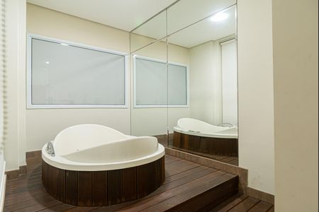 Apartamento à venda com 136m², 3 quartos e 2 vagas Apartamento à venda com 136m², 3 quartos e 2 vagasÁrea comum - Ofurô