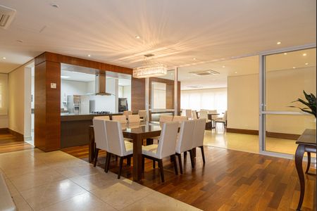 Apartamento à venda com 136m², 3 quartos e 2 vagas Apartamento à venda com 136m², 3 quartos e 2 vagasÁrea comum - Salão de festas