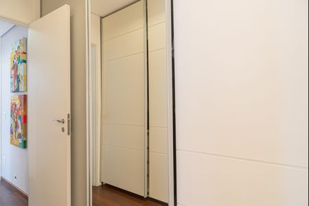Apartamento à venda com 136m², 3 quartos e 2 vagas Apartamento à venda com 136m², 3 quartos e 2 vagasCloset da Suíte