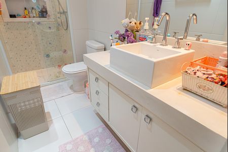 Apartamento à venda com 136m², 3 quartos e 2 vagas Apartamento à venda com 136m², 3 quartos e 2 vagasBanheiro 2