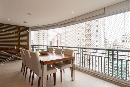 Apartamento à venda com 136m², 3 quartos e 2 vagas Apartamento à venda com 136m², 3 quartos e 2 vagasVaranda da Sala