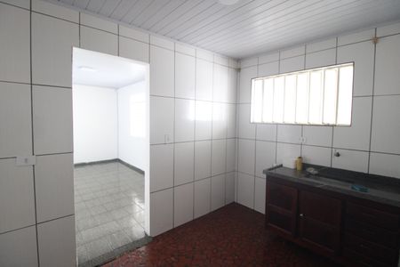 Cozinha de casa para alugar com 1 quarto, 49m² em Jardim da Pedreira, São Paulo