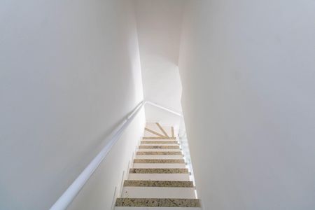 Casa para alugar com 110m², 3 quartos e 1 vagaEscada