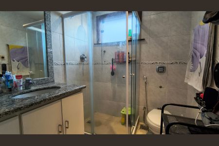 Casa de condomínio à venda com 350m², 4 quartos e 4 vagas Casa de condomínio à venda com 350m², 4 quartos e 4 vagasBanheiro da Suíte 3