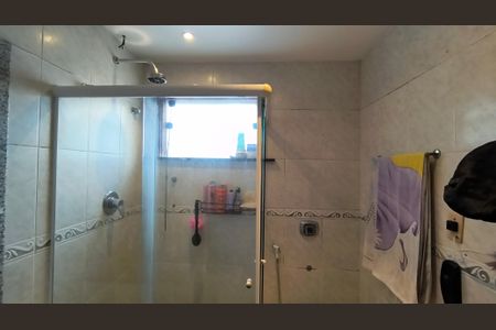 Casa de condomínio à venda com 350m², 4 quartos e 4 vagas Casa de condomínio à venda com 350m², 4 quartos e 4 vagasBanheiro da Suíte 3