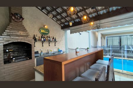 Casa de condomínio à venda com 350m², 4 quartos e 4 vagas Casa de condomínio à venda com 350m², 4 quartos e 4 vagasÁrea Gourmet