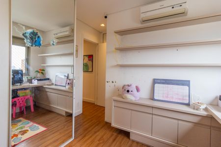 Apartamento à venda com 145m², 3 quartos e 2 vagasSuíte 2