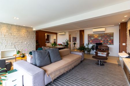 Sala de apartamento à venda com 3 quartos, 145m² em Vila Madalena, São Paulo