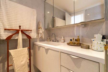 Apartamento à venda com 145m², 3 quartos e 2 vagasBanheiro da Suíte 1