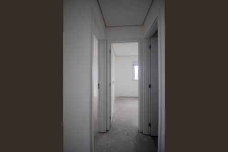 Corredor  de apartamento à venda com 2 quartos, 75m² em Vila Suzana, São Paulo