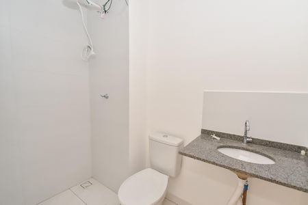 Banheiro de kitnet/studio para alugar com 1 quarto, 26m² em Ipiranga, São Paulo