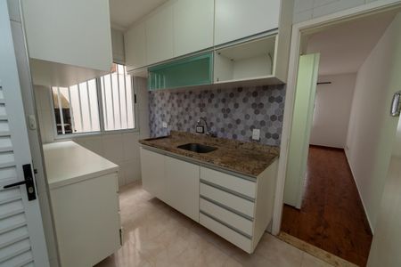 Cozinha de casa de condomínio para alugar com 2 quartos, 59m² em Jardim California, Barueri