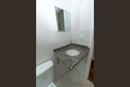 Casa de condomínio para alugar com 59m², 2 quartos e 2 vagasBanheiro